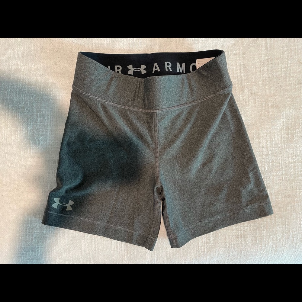 UNDER ARMOUR BIKER SHORTS
